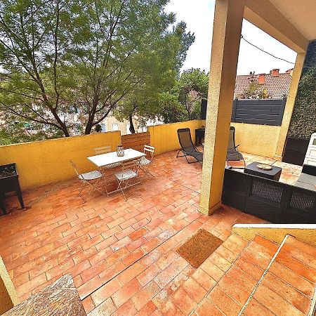 Appartement Proche Mer Avec Terrasse Et Jardin Privatif Hyeres Exterior photo