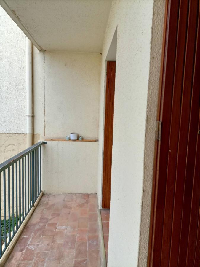Appartement Proche Mer Avec Terrasse Et Jardin Privatif Hyeres Exterior photo
