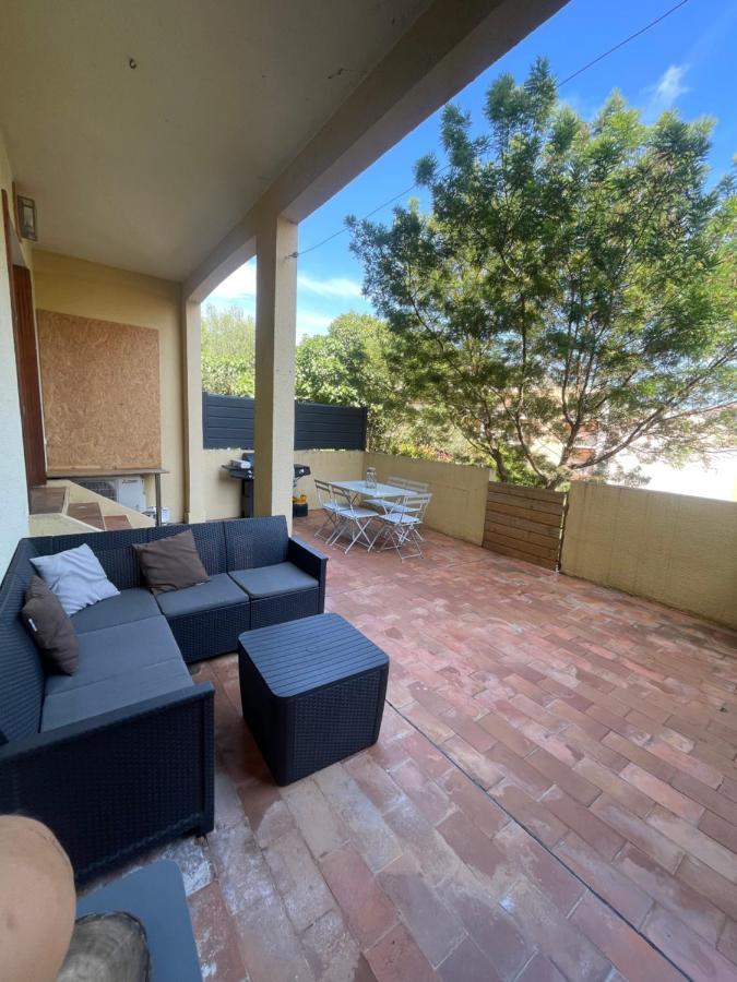 Appartement Proche Mer Avec Terrasse Et Jardin Privatif Hyeres Exterior photo