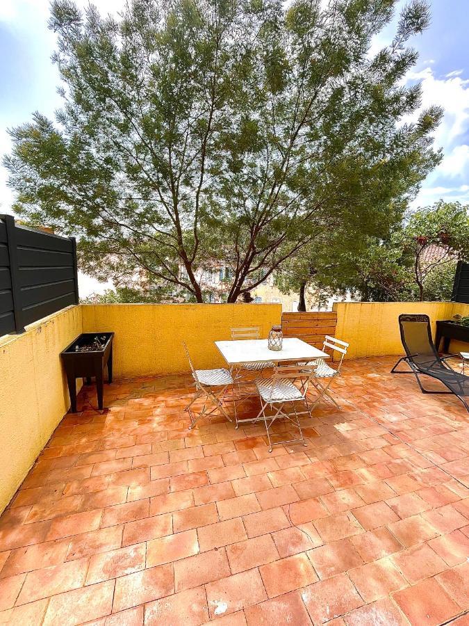 Appartement Proche Mer Avec Terrasse Et Jardin Privatif Hyeres Exterior photo
